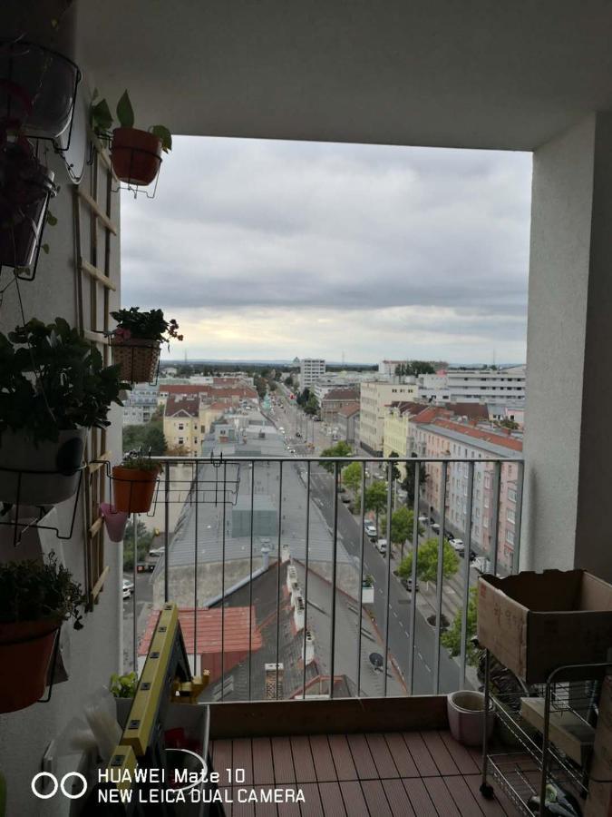 Modern Apartment Bei U Bahn Simmering Wien Exteriör bild